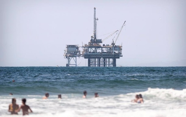 Цены на нефть упали ниже 30 долларов