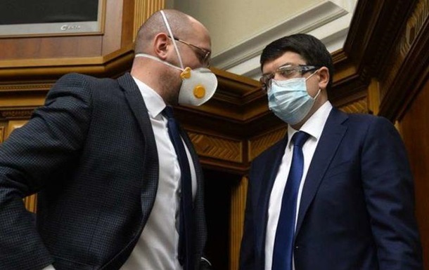 Главы Кабмина и ВР поздравили украинцев с Пасхой