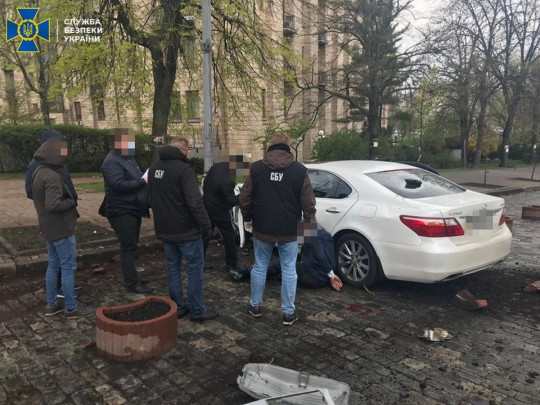 В Киеве задержали сотрудника Кабмина, бравшего десятки тысяч долларов за трудоустройство на госслужбу (фото)