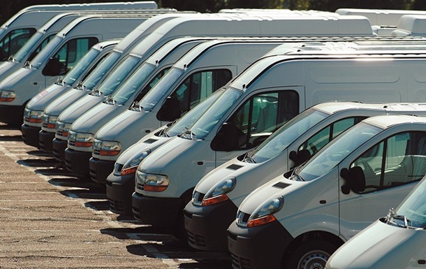 В марте резко упали продажи коммерческих авто