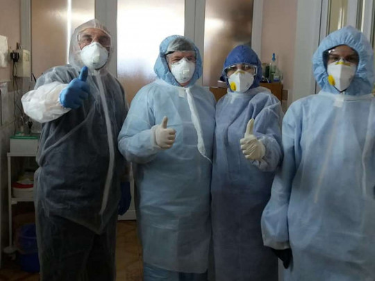 В украинском Ухане Монастыриске, где заразились десятки врачей, почти не осталось медикаментов