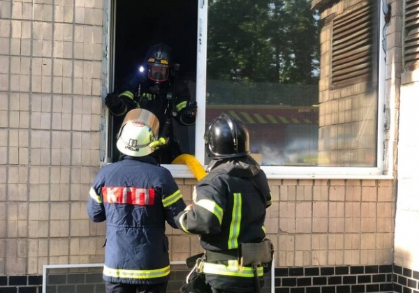 Эвакуировали 36 человек: в одесской городской больнице произошел пожар 
