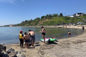 Пляж в Крыжановке: плюсы, минусы и как проходит подготовка к туристическому сезону 