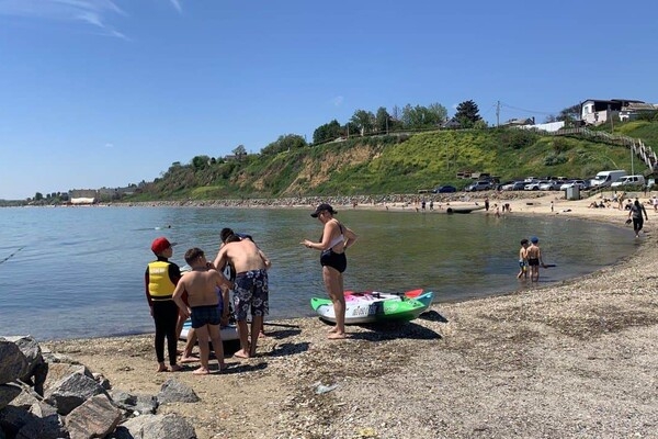 Пляж в Крыжановке: плюсы, минусы и как проходит подготовка к туристическому сезону 