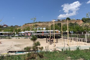 Пляж в Крыжановке: плюсы, минусы и как проходит подготовка к туристическому сезону 