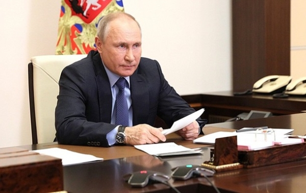 Путин: Все нас хотят укусить - зубы выбьем