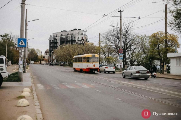 В Одессе трамвай сбил женщину, которая вышла из маршрутки