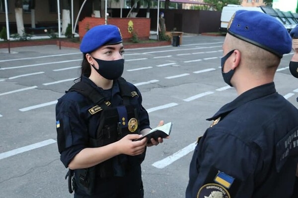 Впервые в Украине: в Одессе женщина-нацгвардеец возглавила патрулирование города  