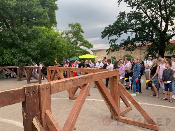 «Пороховая башня» в Одессе: средневековая еда и рыцарские поединки