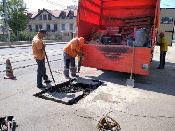 В Одессе срочно прочистили ливнёвки после потопа 