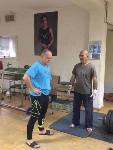 Пенсионер из Ильичёвска стал одним из первых силачей страны 