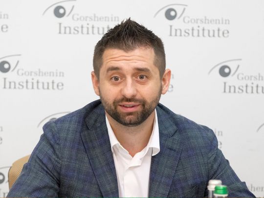 «Ми могли б шантажувати весь світ»: Арахамія про відмову України від ядерної зброї