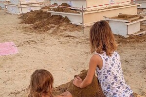 Приходите с детьми: в Одессе проходит фестиваль песчаной скульптуры