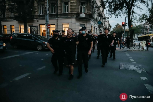 После одесского прайда задержали 60 «радикалов»: они подрались с полицией