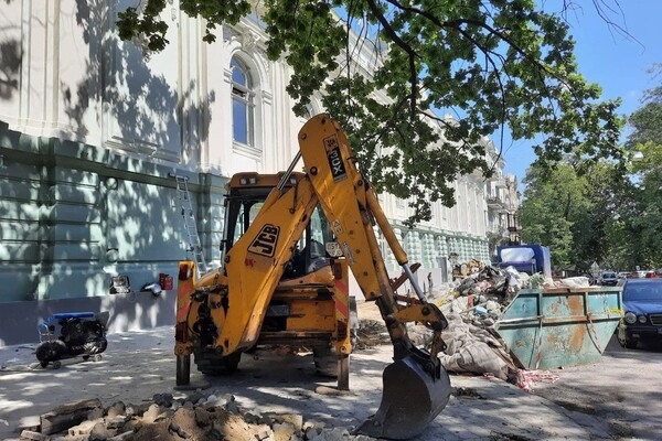 В Одессе заканчивают реставрацию Украинского театра: как он выглядит