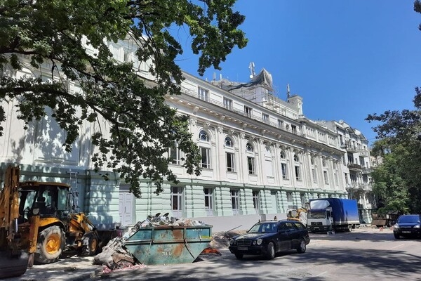 В Одессе заканчивают реставрацию Украинского театра: как он выглядит
