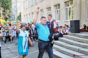 День знаний в Одессе: школьные линейки отменили, но не все 