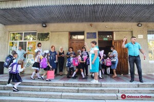 День знаний в Одессе: школьные линейки отменили, но не все 