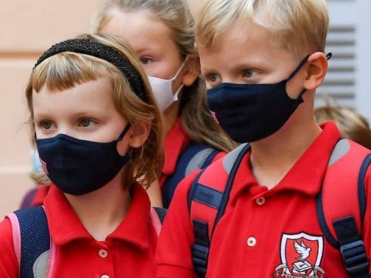 Принц і принцеса Монако вперше пішли до школи — княгиня Шарлін пропустила цю важливу для її дітей подію