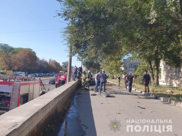 В Днепре взорвался автомобиль: сообщают о заказном убийстве и террористическом акте
