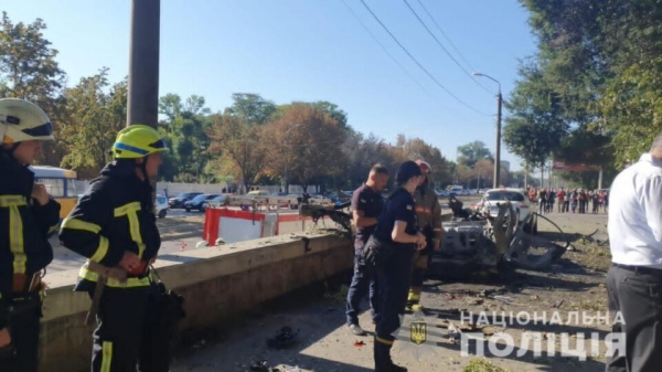 В Днепре взорвался автомобиль: сообщают о заказном убийстве и террористическом акте