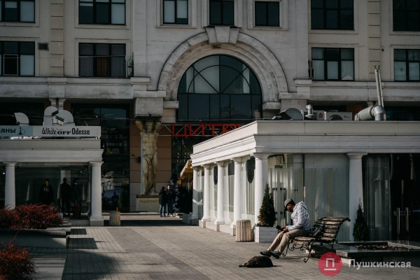 Одесса — в «красной зоне» карантина: что изменилось в жизни города. Фоторепортаж