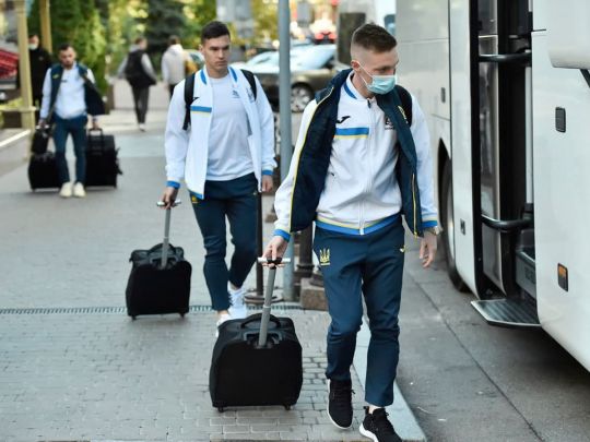 Без нових втрат: збірна України полетіла до Фінляндії на матч відбору ЧС-2022