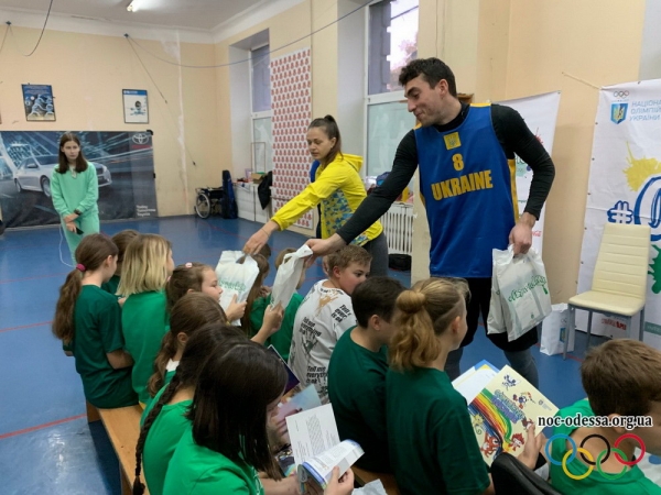 #OlympicLab. Титулованные одесские фехтовальщики встретились с юными спортсменами в рамках проекта НОК Украины