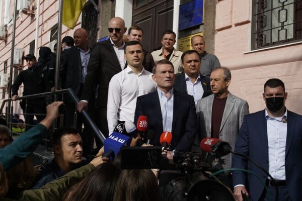 
Медведчук: Налоги с предприятий на оккупированных территориях платились не до 2015, а до 2017 года - до введения блокады ОРДЛО
