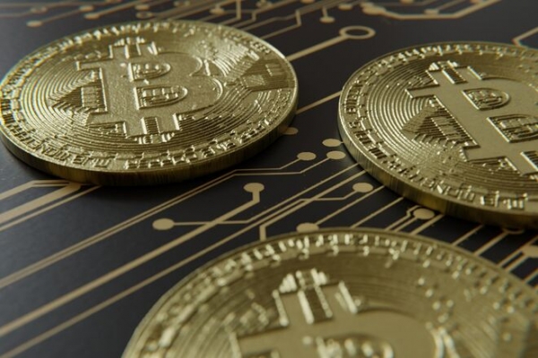 
Биткоин установил исторический рекорд: цена пробила $66 000
