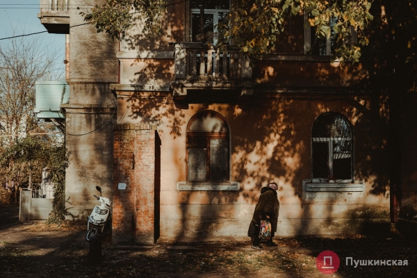 Нетуристическая Одесса, часть 3: поселок Большевик — район, который застыл во времени. Фоторепортаж