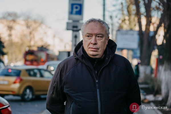 Бой «елочке»: на обновленной улице Черняховского уже штрафуют за неправильную парковку. Фото