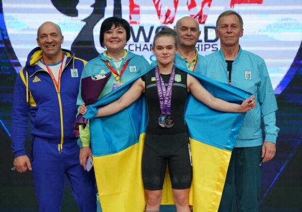 Впервые за 8 лет женская сборная Украины выиграла медали на чемпионате мира по тяжелой атлетике
