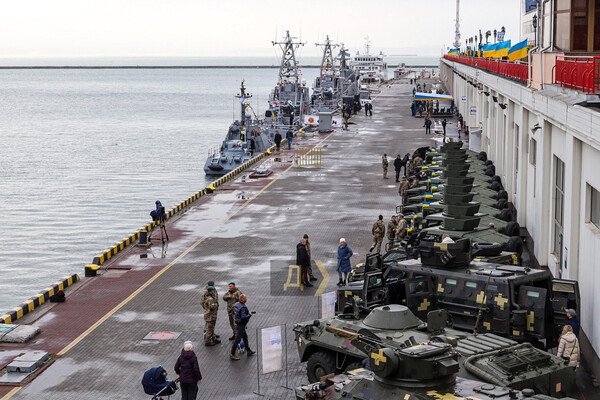 С выставкой военной техники и концертом: в Одессе отмечают 30-летие ВСУ