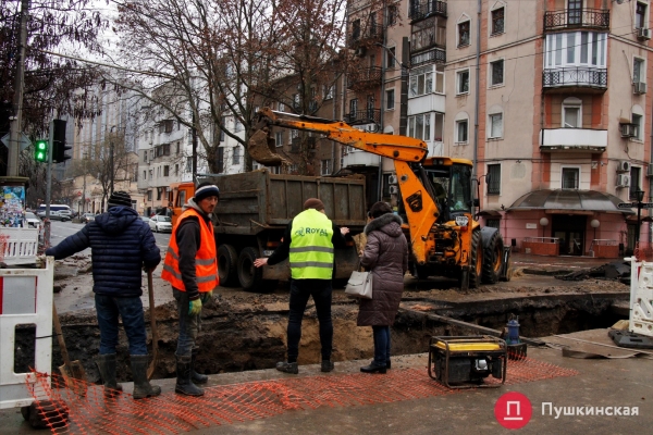 Срок прошел, но раскопки на Большой Арнаутской продолжаются: когда откроют перекресток. Фото