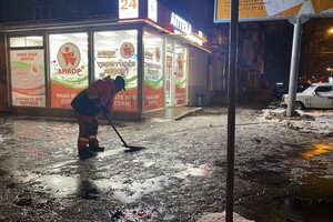 Непогода в Одессе: как в городе борются с гололедицей