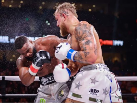 Ютубер-мільйонер Джейк Пол вирубав ексчемпіона UFC: відео вбивчого нокауту