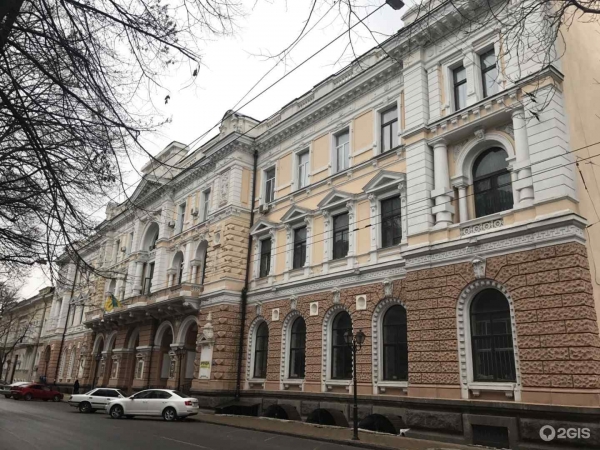 В Одессе собираются отреставрировать рассыпающийся фасад Главпочтампа