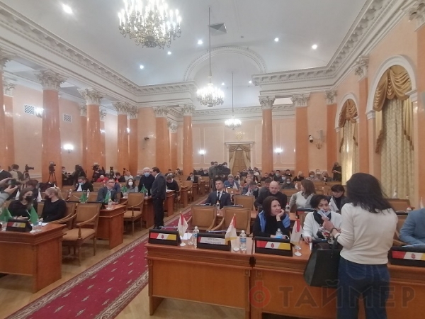 Перед началом сессии к Одесскому горсовету стянули спецслужбы