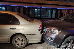 В Одессе водитель сбил 12-летнюю девочку и врезался в припаркованные авто