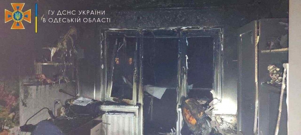 Ночью на Филатова произошел пожар в 5-этажке: сгорела квартира и балконы. Фото