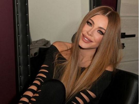 «Дива без трусиків»: Ані Лорак зачарувала шанувальників новим «луком»