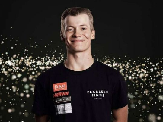 Фрістайліст врізався в оператора під час стрибка на Олімпіаді: інцидент потрапив на відео