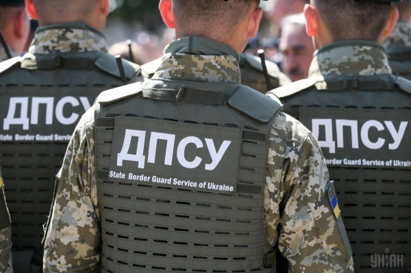 Многие украинцы застряли на границе: как вернуться домой