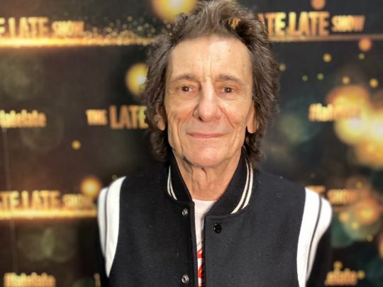 Музикант Rolling Stones Ронні Вуд написав реалістичний портрет принца Філіпа і віддасть його королеві Єлизаветі