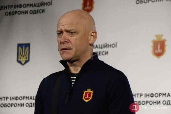 Враг может зайти в Одессу со стороны Приднестровья и моря — мэр Труханов. Видео Враг может зайти в Одессу со стороны Приднестровья и моря — мэр Труханов. Видео