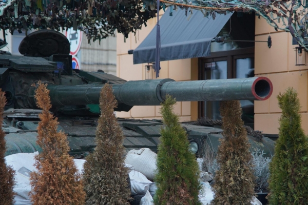 Боевая сталь на страже Одессы: военные сделали необычный фоторепортаж из центральной части города