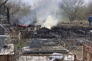 Оккупанты обстреляли кладбище в Одессе: пострадало более 1000 квадратных метров территории 