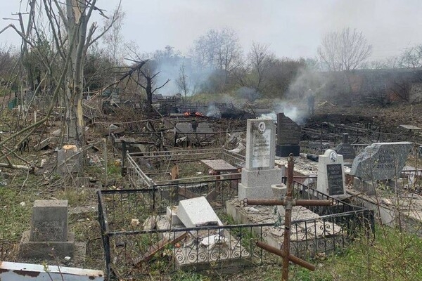 Оккупанты обстреляли кладбище в Одессе: пострадало более 1000 квадратных метров территории 