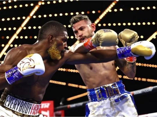 Дворазовий олімпійський чемпіон одним ударом вирубав непереможного суперника: відео ефектного нокауту